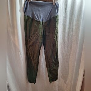 Maacie maternity pants large